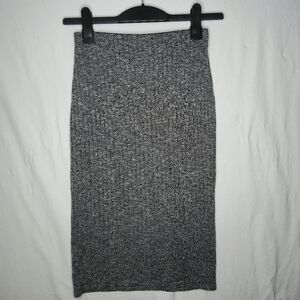 Abercrombie & Fitch Ladies Long Gray Ribbed Stretch Knit Maxi Skirt Size Small
